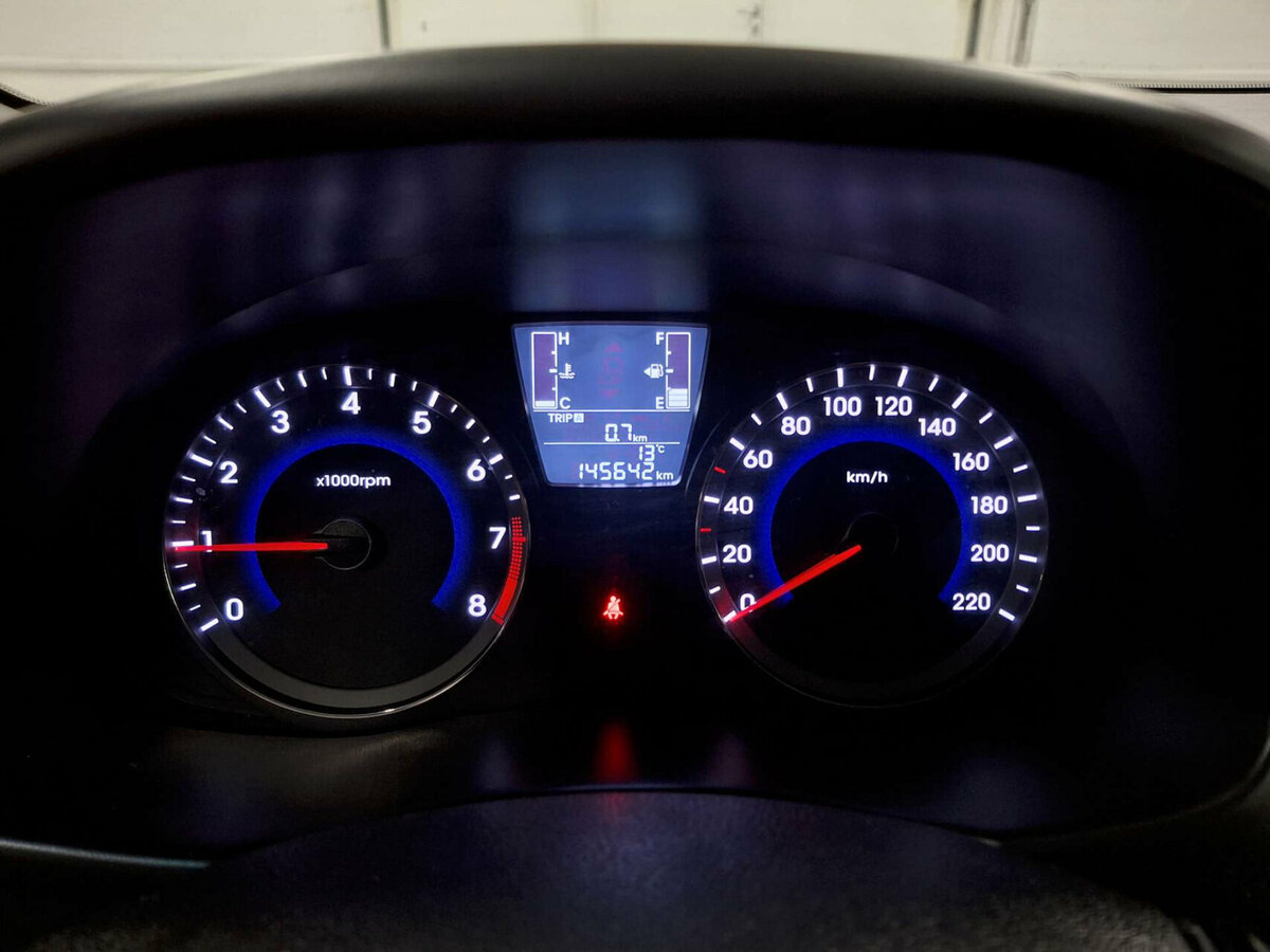 Хендай Солярис б/у, 2016, Механическая. Фото: #12